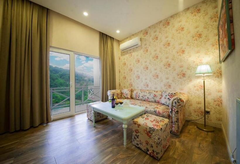 اتاق خانوادگی, Macara Village Resort