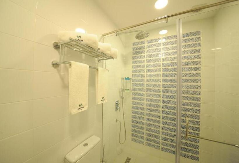 Suite with lake view, Macara Village Resort