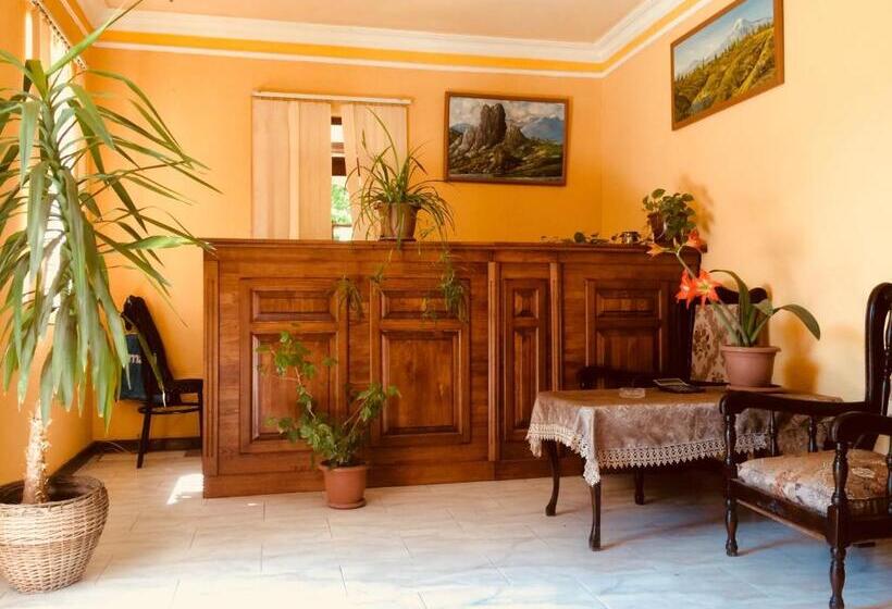 Quarto Triplo Economy, Eco