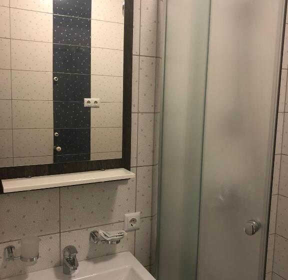 Номер Deluxe, Motel