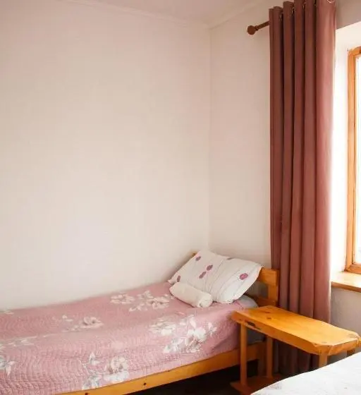 اتاق کلاسیک سه تخته, Guest House Altyn Oimok
