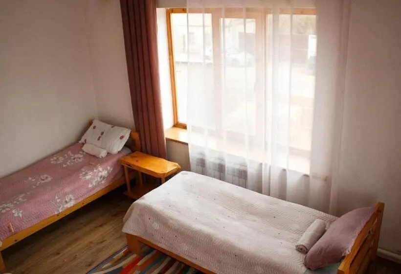 اتاق کلاسیک سه تخته, Guest House Altyn Oimok