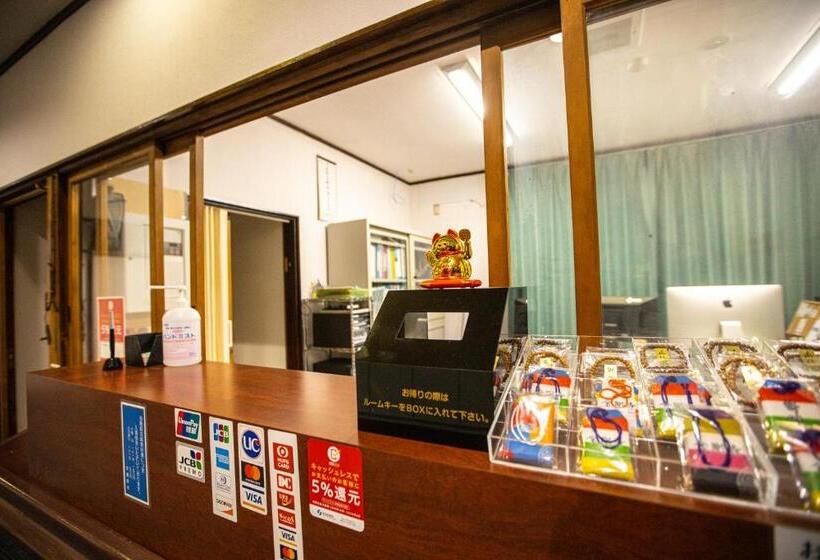 バスルーム共有のトリプルスタンダード, 金剛寺 宿坊 成穂院