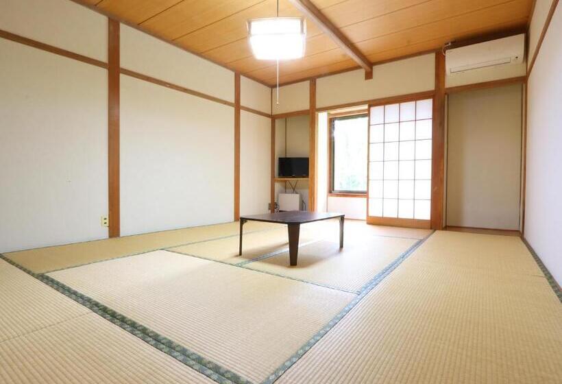 エコノミー４人部屋, 金剛寺 宿坊 成穂院