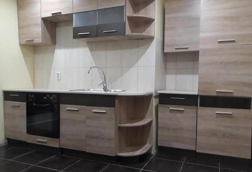 غرفة عائلية مطلّة علي الجبل, Eco Resort Nad Karpatamy