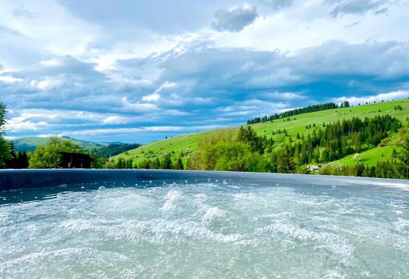 חדר משפחתי נוף להרים, Eco Resort Nad Karpatamy