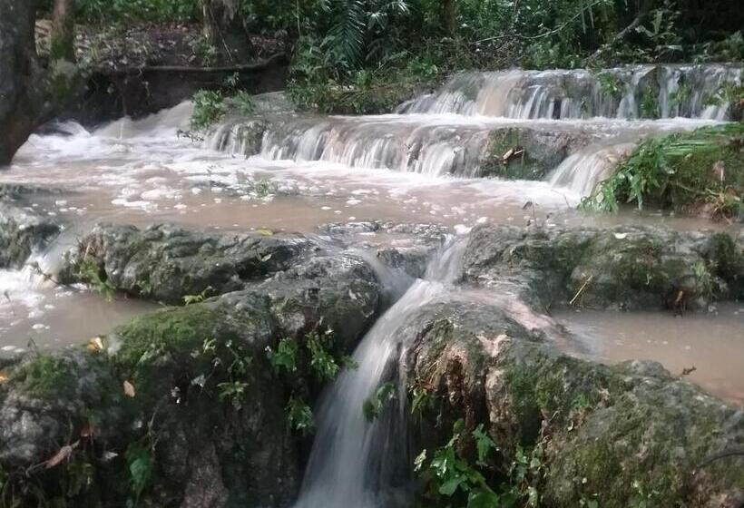 בקתת חדר, Hidden Haven