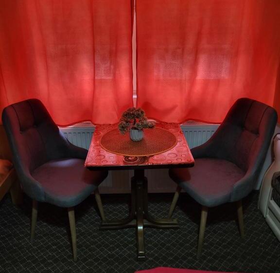 اتاق استاندارد چهار تخته, Vila Mala Evropa