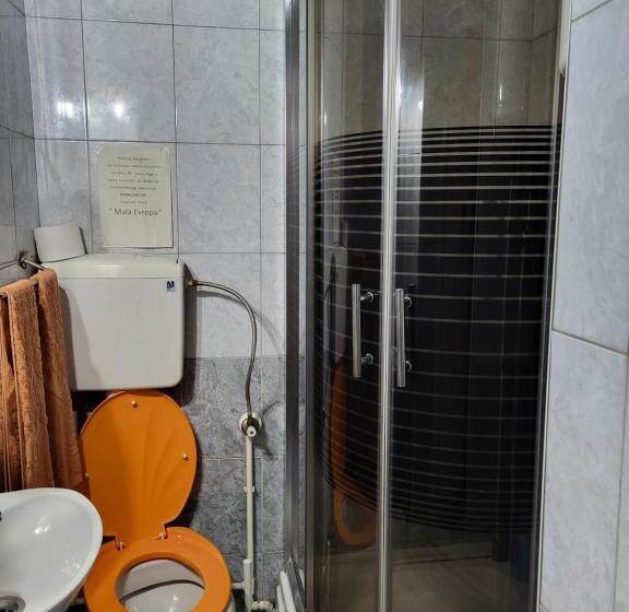 اتاق استاندارد چهار تخته, Vila Mala Evropa