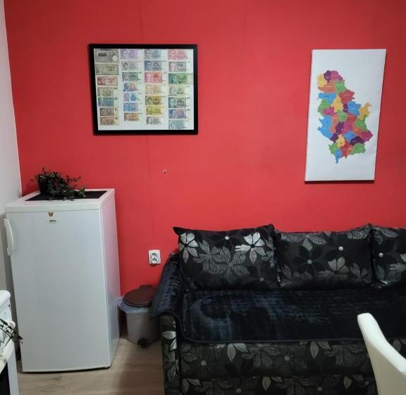 استودیوی استاندارد, Vila Mala Evropa