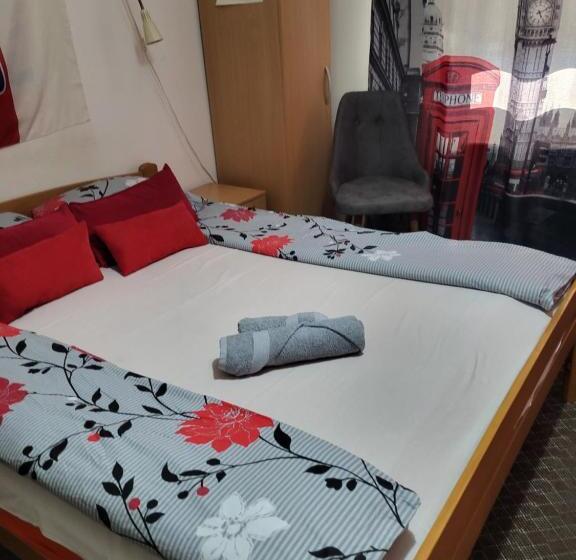 اتاق استاندارد سه نفره, Vila Mala Evropa