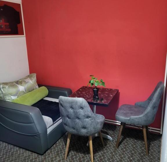 اتاق استاندارد سه نفره, Vila Mala Evropa