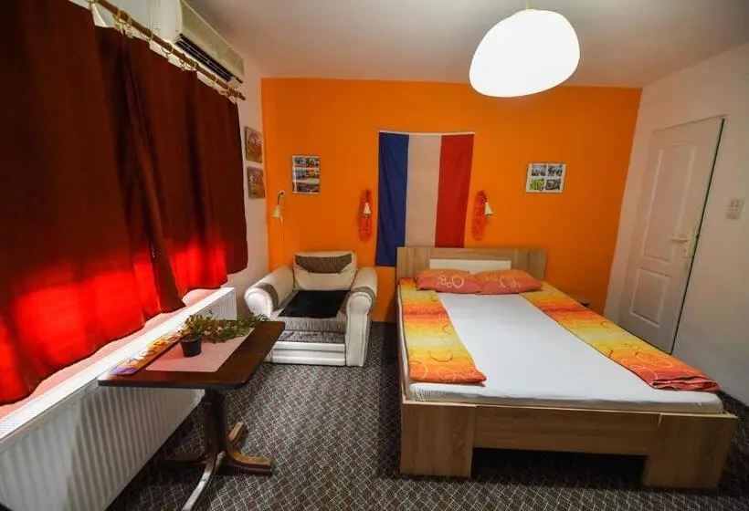 اتاق استاندارد چهار تخته, Vila Mala Evropa