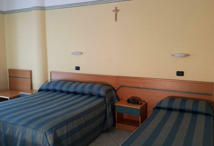 غرفة قياسية ثلاثية, Pegaso