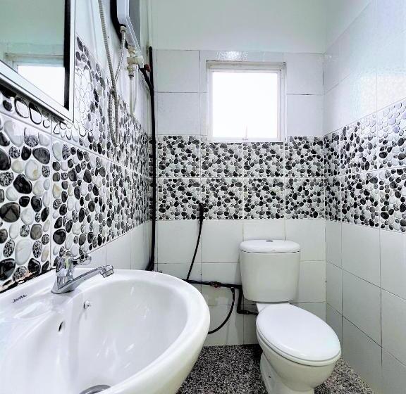 غرفة قياسية ثلاثية مزودة بشرفة, Suang Noh Homestay Kundasang