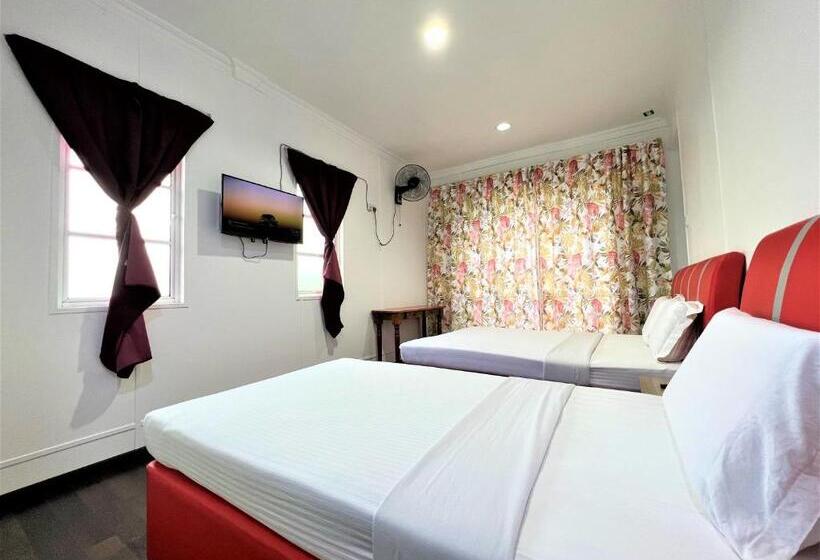 غرفة قياسية ثلاثية مزودة بشرفة, Suang Noh Homestay Kundasang