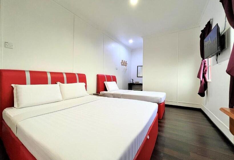 غرفة قياسية ثلاثية مزودة بشرفة, Suang Noh Homestay Kundasang