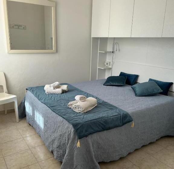 标准工作室, Camere Marisol