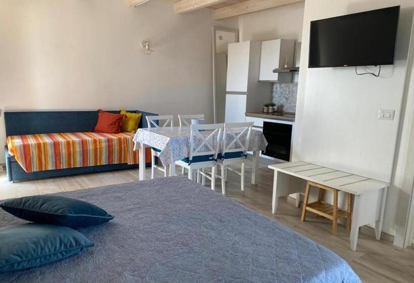 高级三人间, Camere Marisol