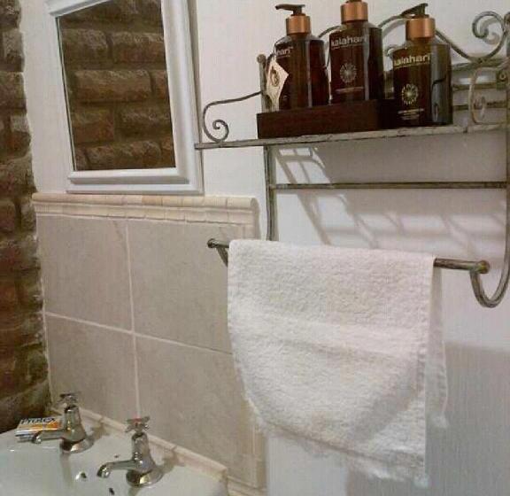 ファミリールーム, Kalahari Camelthorn Guesthouse And Camping