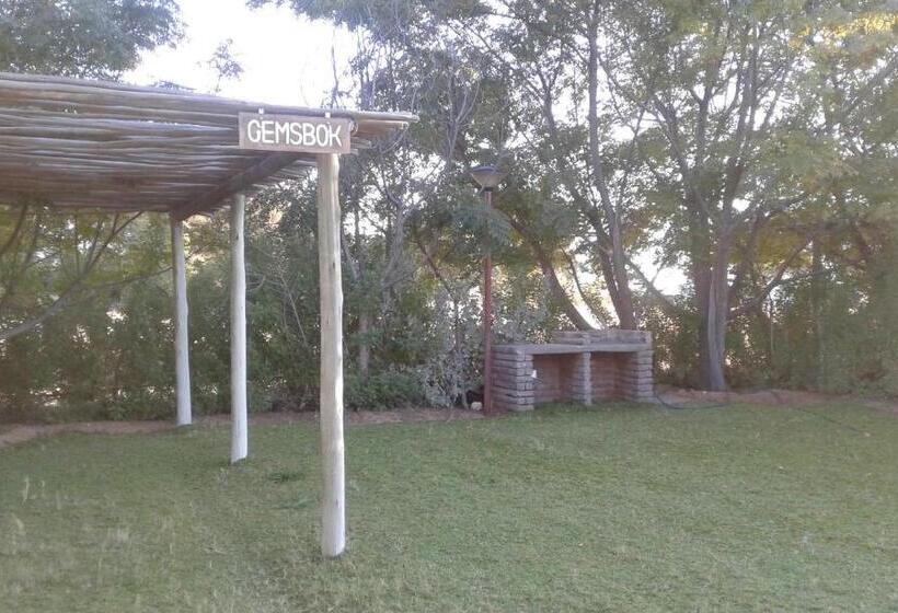 ファミリールーム, Kalahari Camelthorn Guesthouse And Camping