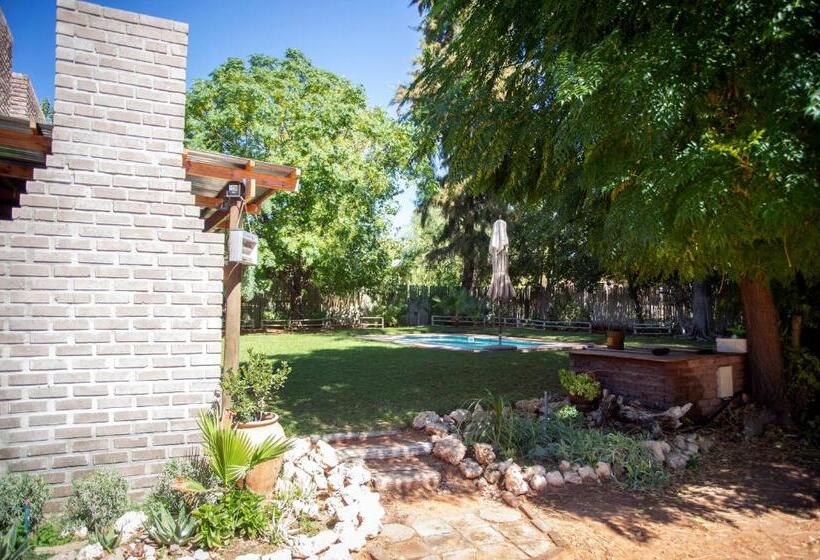 デラックスルーム, Kalahari Camelthorn Guesthouse And Camping