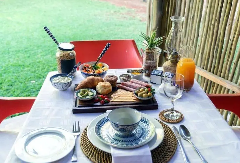 デラックスルーム, Kalahari Camelthorn Guesthouse And Camping