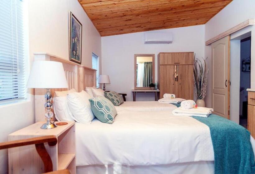 デラックスルーム, Kalahari Camelthorn Guesthouse And Camping