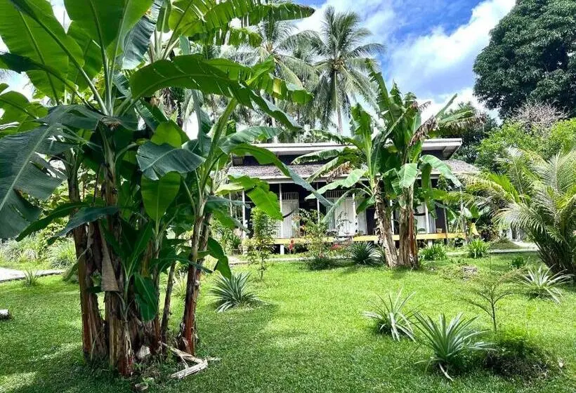 バス共有のスタンダードルーム, Sanctum Una Una Eco Dive Resort