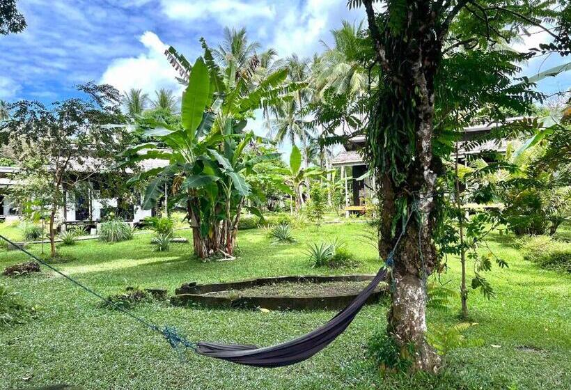 Номер Стандарт Совместная Ванная, Sanctum Una Una Eco Dive Resort