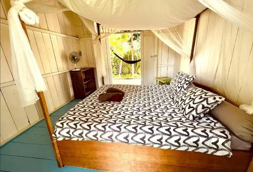 バス共有のスタンダードルーム, Sanctum Una Una Eco Dive Resort