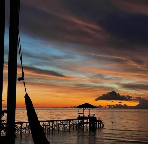 带海景的标准房, Sanctum Una Una Eco Dive Resort