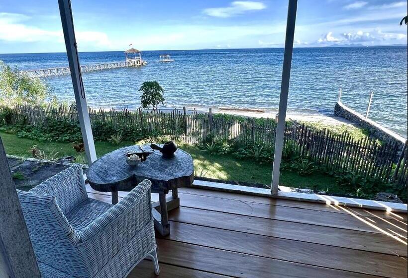 带海景的标准房, Sanctum Una Una Eco Dive Resort