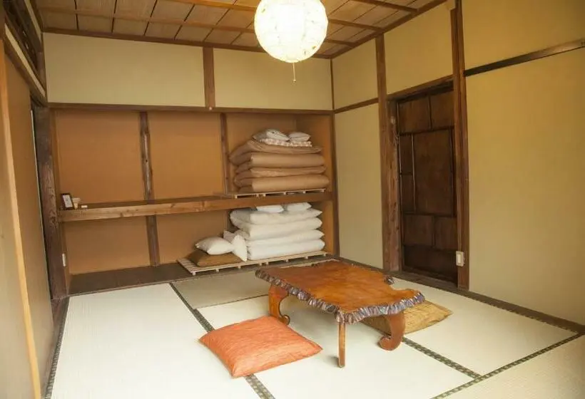 バスルーム共有のトリプルスタンダード, Guest House Tokonoma