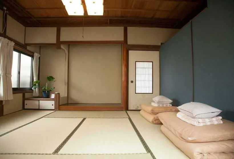 浴室共有スタンダード4人用ルーム, Guest House Tokonoma