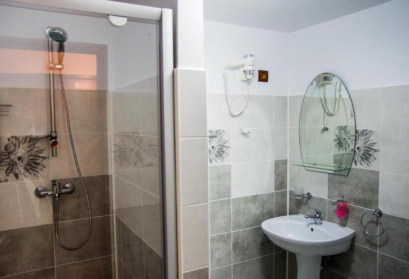 デラックスファミリールーム, Pensiunea Silvanka