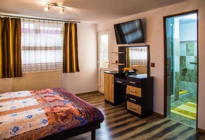 Номер Deluxe с Балконом, Pensiunea Silvanka