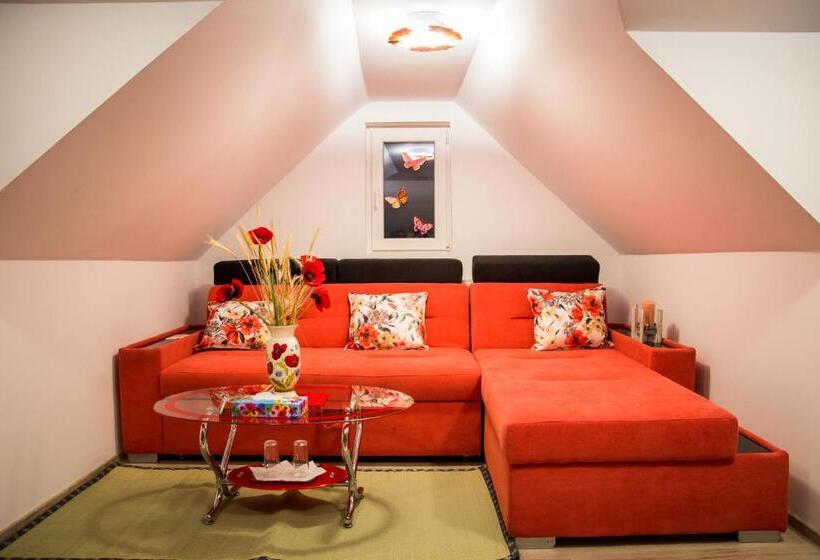 Люкс Deluxe Кровать Кинг, Pensiunea Silvanka