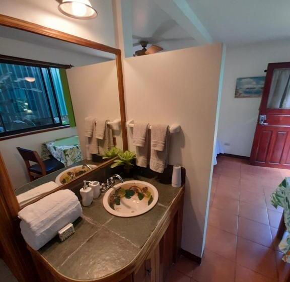 غرفة قياسية مطلّة علي الحديقة, Casa Costa Rica Boutique B&b