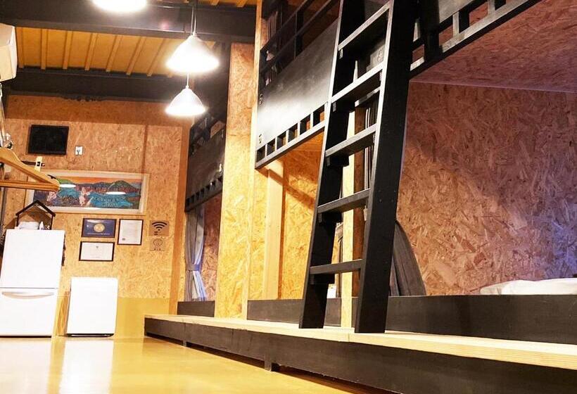 Seng i Delt Værelse, Adliv/factry Stay/工場に泊まれる