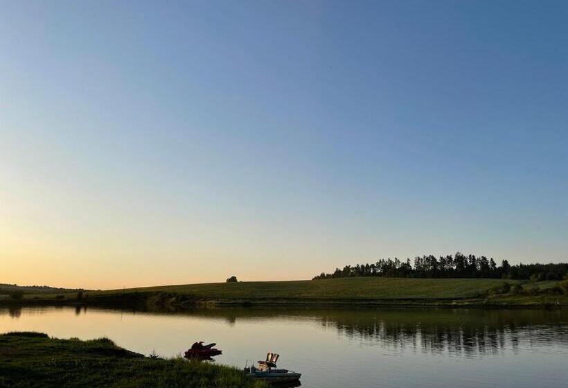 1ベッドルームハウス, Avalon котедж на озері