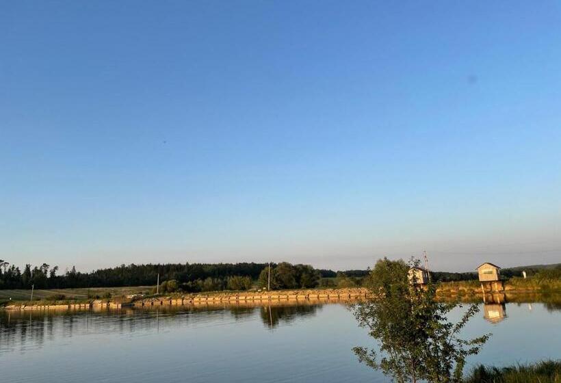 1ベッドルームハウス, Avalon котедж на озері