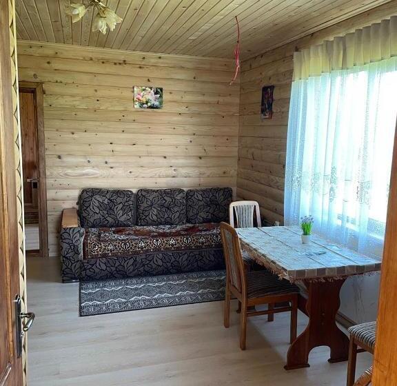 1ベッドルームハウス, Avalon котедж на озері