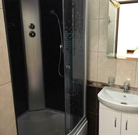 スタンダードトリプルルーム, Avalon котедж на озері