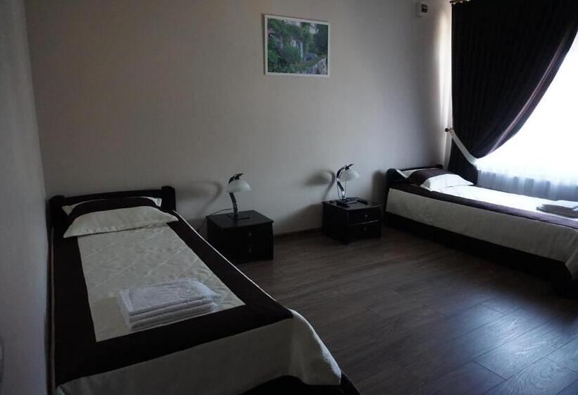 Номер Стандарт, Central Park