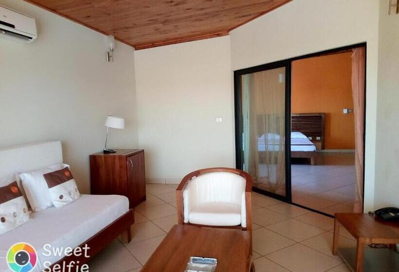 استودیوی لوکس, Hôtel Serena