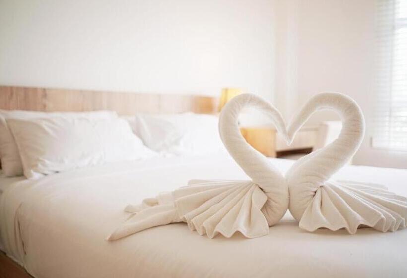 标准间带阳台, The White Garden Premier Saraburi