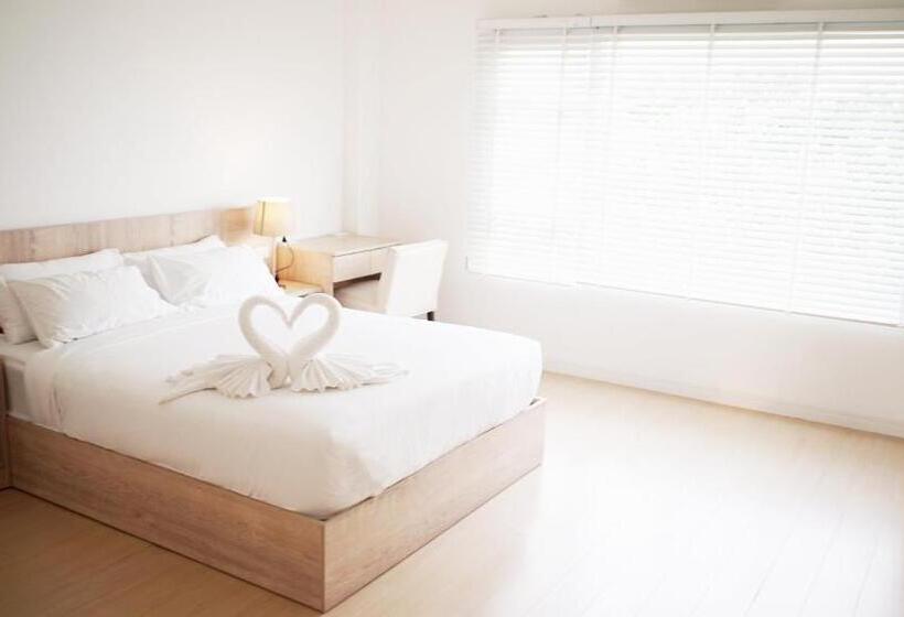 高级大房间, The White Garden Premier Saraburi