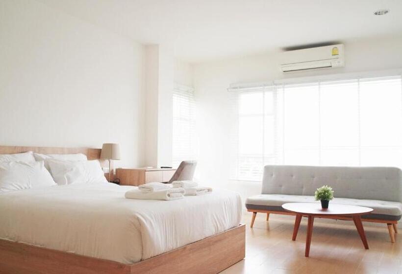 标准单人间, The White Garden Premier Saraburi