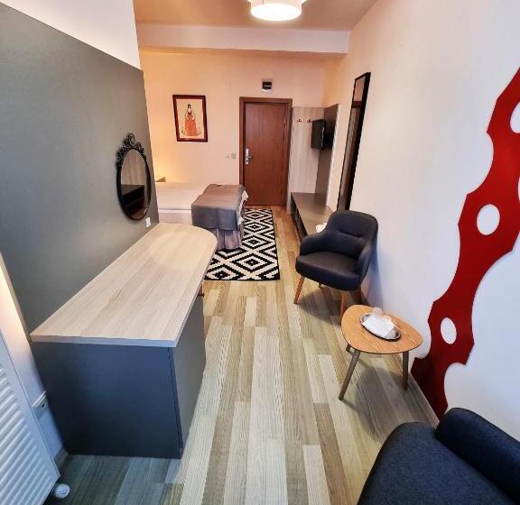 キングサイズベッドのスタンダードルーム, Motel Via Targu Mures